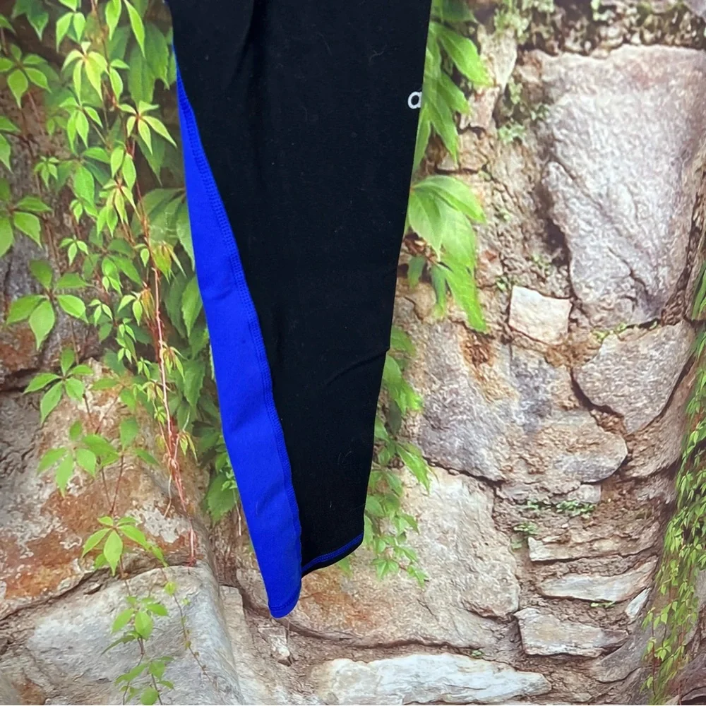 ALO Yoga Athleisure Performancewear Black and Blue Color Block Leggings, M